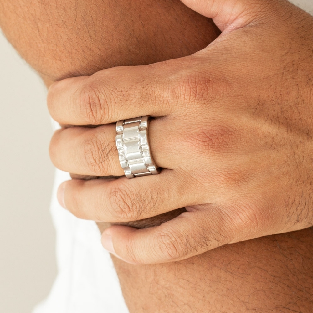 Men's ring